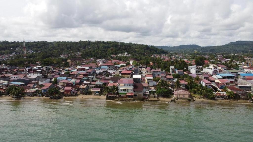 Nasional Hotel Gunungsitoli Ngoại thất bức ảnh