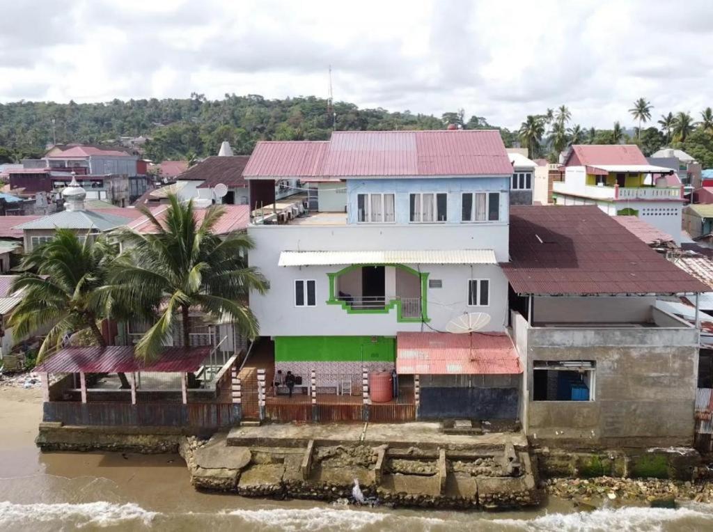 Nasional Hotel Gunungsitoli Ngoại thất bức ảnh