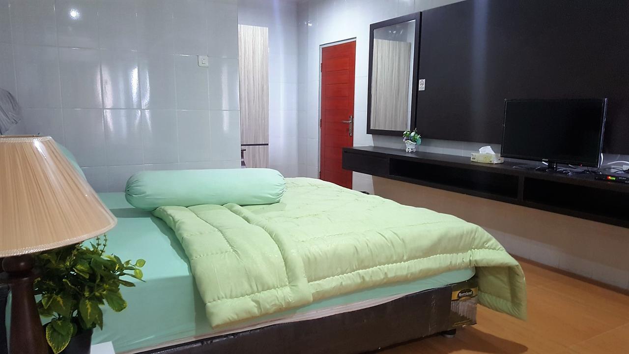 Nasional Hotel Gunungsitoli Ngoại thất bức ảnh