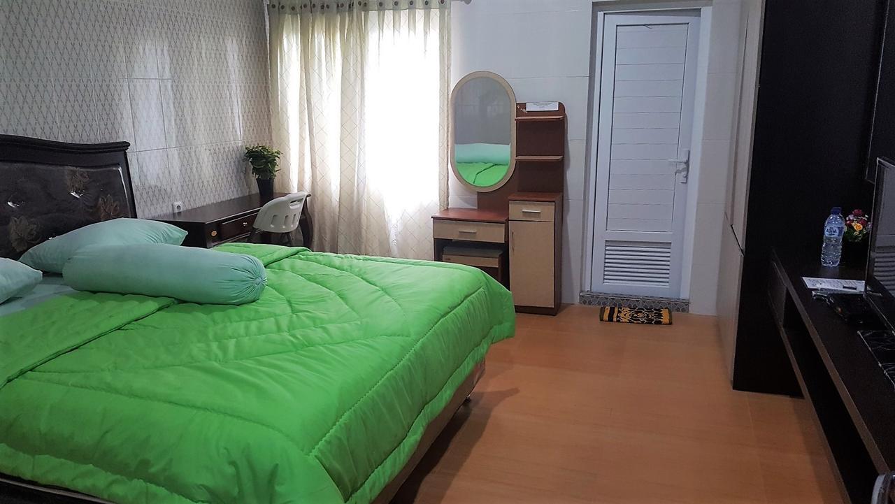 Nasional Hotel Gunungsitoli Ngoại thất bức ảnh