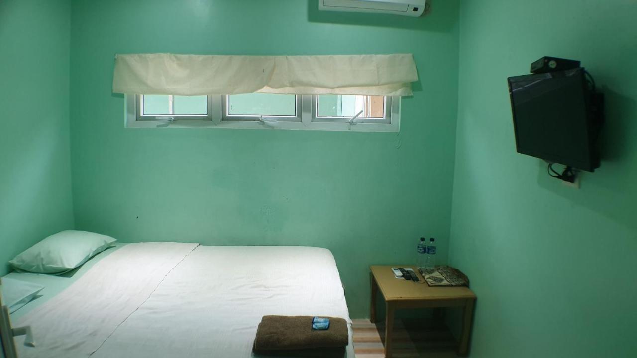 Nasional Hotel Gunungsitoli Ngoại thất bức ảnh