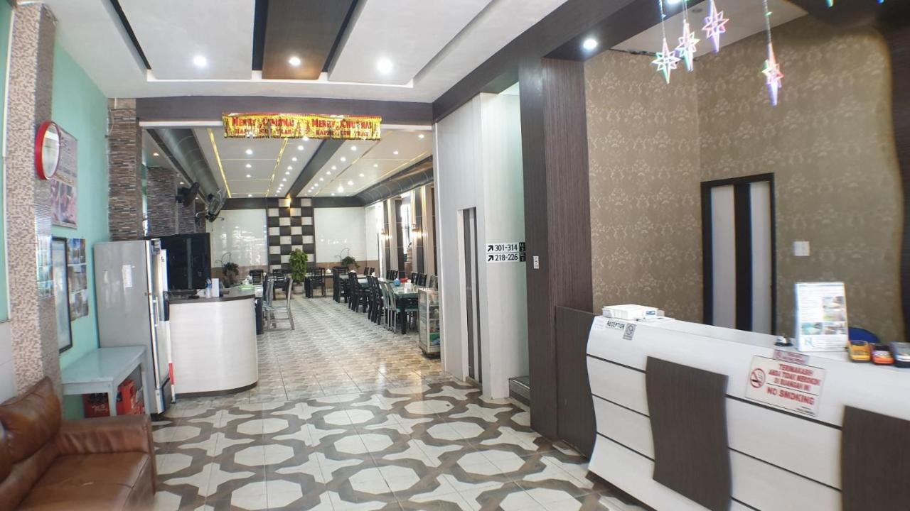 Nasional Hotel Gunungsitoli Ngoại thất bức ảnh