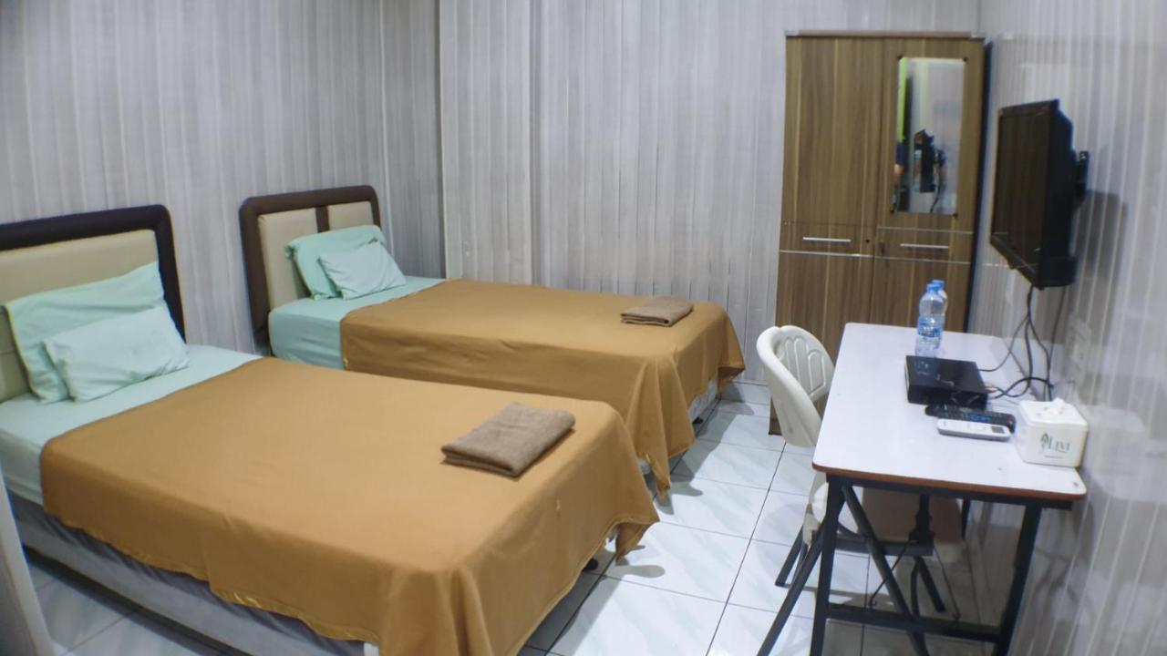 Nasional Hotel Gunungsitoli Ngoại thất bức ảnh