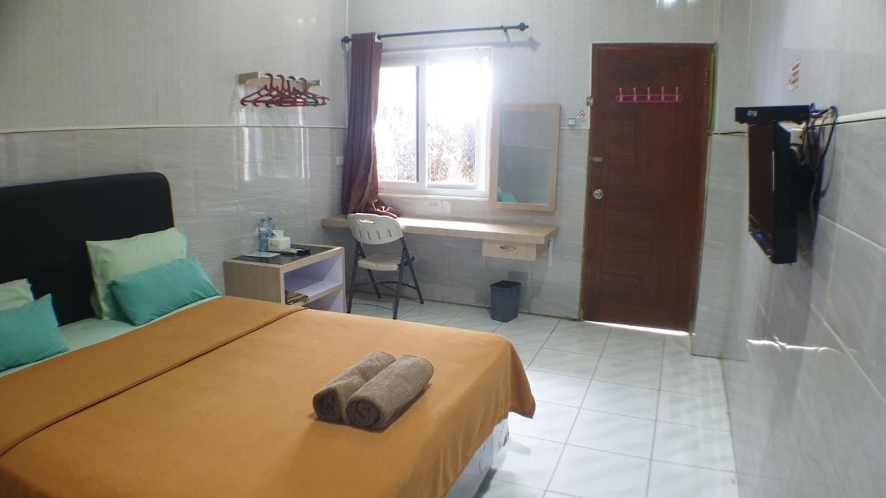 Nasional Hotel Gunungsitoli Ngoại thất bức ảnh