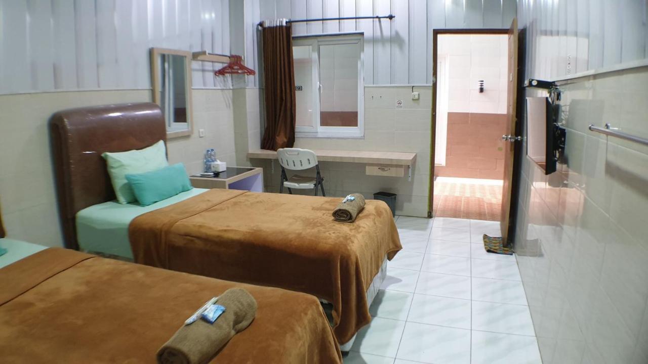 Nasional Hotel Gunungsitoli Ngoại thất bức ảnh