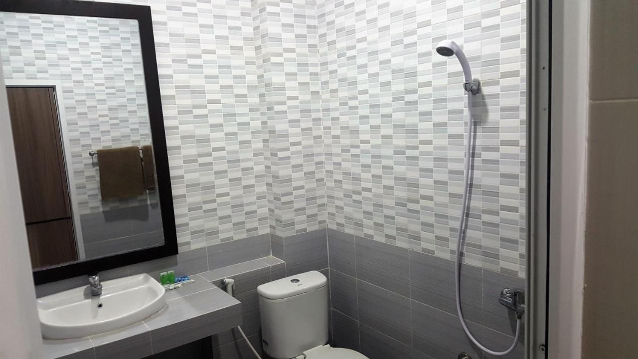 Nasional Hotel Gunungsitoli Ngoại thất bức ảnh