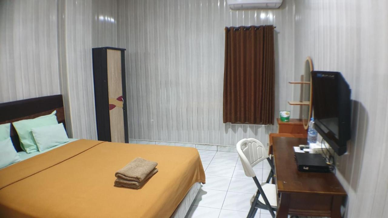 Nasional Hotel Gunungsitoli Ngoại thất bức ảnh